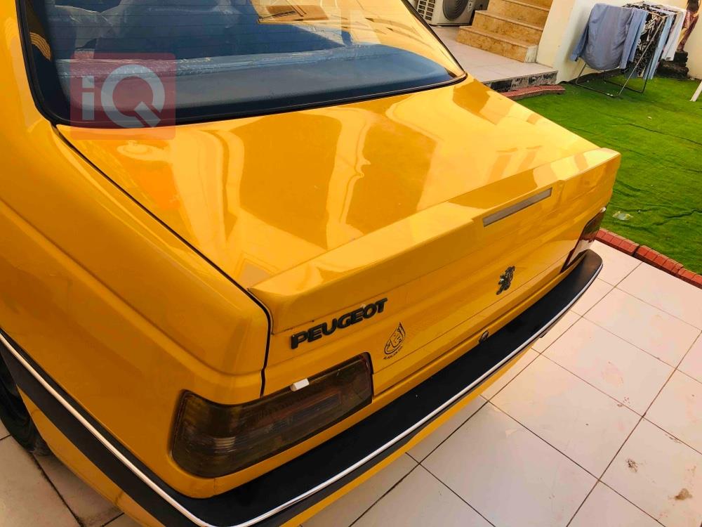 Peugeot 405